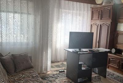 Apartament 3 camere, etaj 3, decomandat, Resita - 4