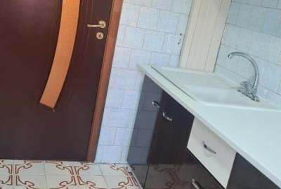 Apartament cu 3 camere decomandat în Milcov - 2