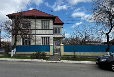 Casă spațioasă cu etaj, teren 1700 mp și potențial turistic – Jurilovca, Tulcea - 2