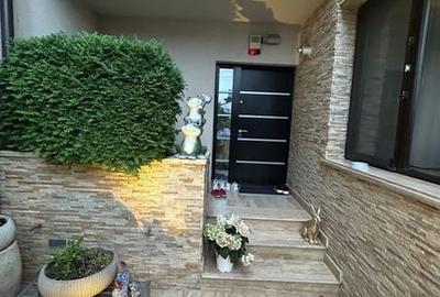 Casă cu 4 camere cu Teren 193 Mp în Central - 1