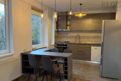 Apartament cu 3 camere decomandat în Schei - 3