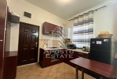 Apartament cu 2 camere, etajul 2, centrala proprie, zona ...