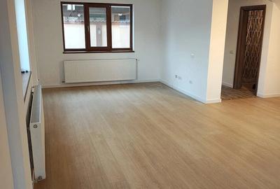 Casă cu 2 camere cu Teren 400 Mp în Central - 2