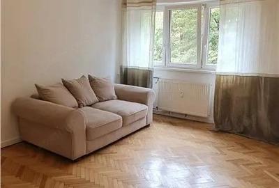 Apartament 2 camere et.1 pe B-dul Revolutiei, zona Banca ING Podgoria Apartament 2 camere et.1 pe B-dul Revolutiei, zona Banca ING Podgoria - 1