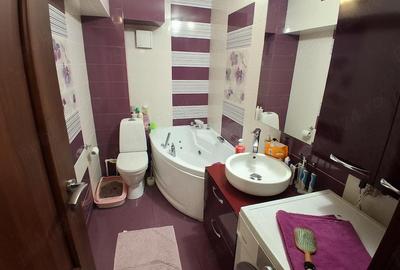 Apartament cu 3 camere decomandat în Păcurari