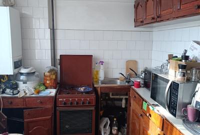 Apartament de vânzare, 2 camere, zona Între Lacuri, etaj 2 - 3