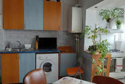 Apartament cu 3 camere semidecomandat în Central - 3