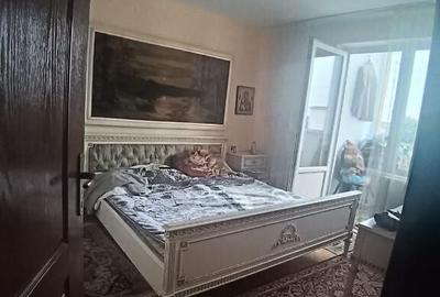 Zona Centrul Vechi-Piata , 3 camere - 5