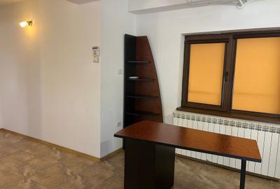 Spatiu birouri, situat ultracentral, centrala gaz, 350 Euro - 4