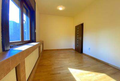 Apartament cu 4 camere decomandat, mobilat în Central - 13
