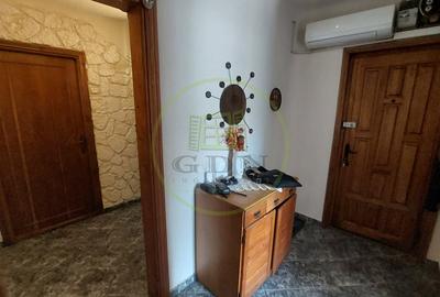 Apartament cu 4 camere decomandat, mobilat în 1 Mai - 8