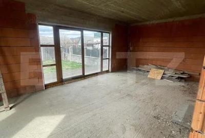Casă cu 5 camere cu Teren 1000 Mp în Unirea - 2