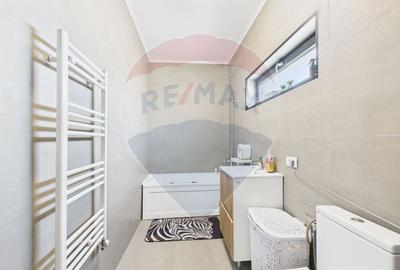 Casă cu 4 camere cu Teren 262 Mp în Est - 7