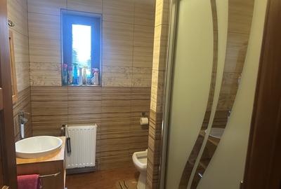 Casă cu Teren 740 Mp în Central - 2