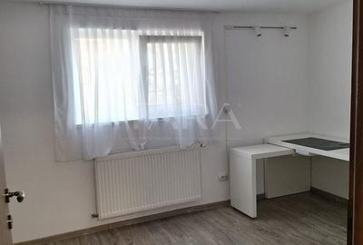Apartament cu 4 camere decomandat în Europa - 7
