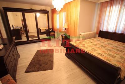 VILA  P+E+M, ideala pentru doua familii, zona Ionascu