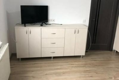 Etaj 1 Apartament 1 Camera Decomandat 40mp Bloc 2019 zona Cug - 1