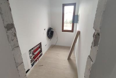 Casă cu 5 camere cu Teren 500 Mp în Sânandrei - 3