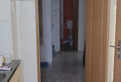 Proprietar Vând apart 2 camere decomandat zona Titan - 2