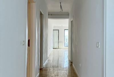 Apartament cu 3 camere în Palazu Mare