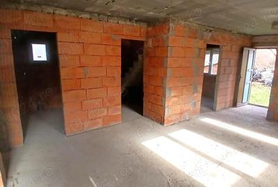Casă cu 3 camere cu Teren 5581 Mp în Zorile - 13