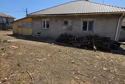 Oportunitate Unica: Vand Casa ?i Teren cu poten?ial Investi?ional in 23 August - 7