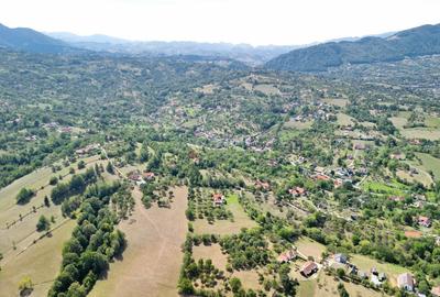 Teren intravilan, priveliste deosebita - 3