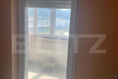 Apartament de vanzare - Semifinisat - Zona Centrala - 2