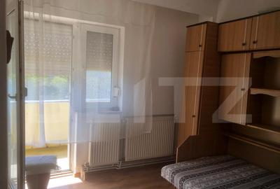 Apartament de vanzare, cu 3 camere, 63 mp, zona M16 - 5