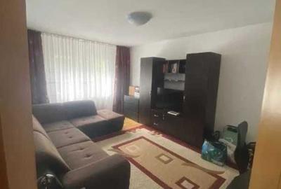 Apartament cu 2 camere decomandat în Rovine
