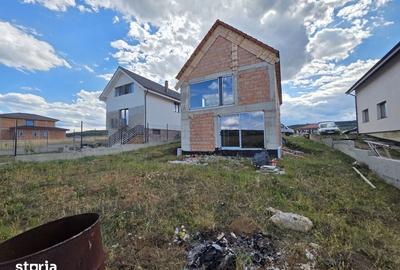 Casă cu 4 camere cu Teren 586 Mp în Baciu