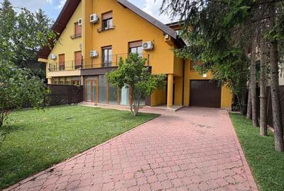 Casă individuală cu 6 camere cu Canalizare în Nord