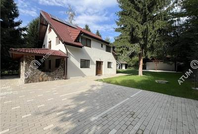 Cabana cu 7 camere 7 bai si teren 1000 mp in Avrig zona Mlaci - 26