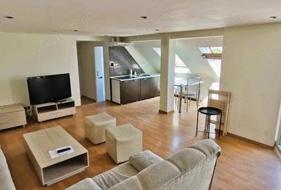 Apartament cu 3 camere semidecomandat, mobilat în Complex Studențesc