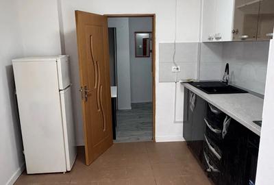 Vand sau inchiriez apartament in zona 300 langa facultatea Aurel Vlaicu - 2