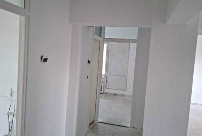 Apartament cu 4 camere decomandat în Unirii - 4