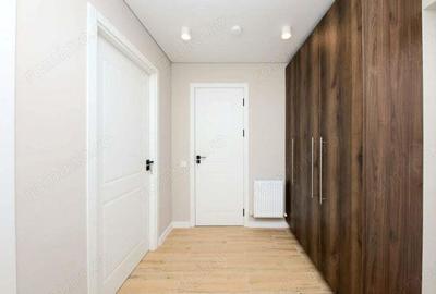 Garsonieră în Titan - 2