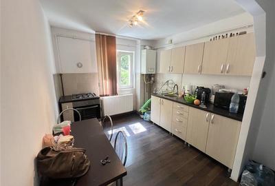 Etaj 1 , 2 camere Sagului - amenajat- centrala proprie - 20