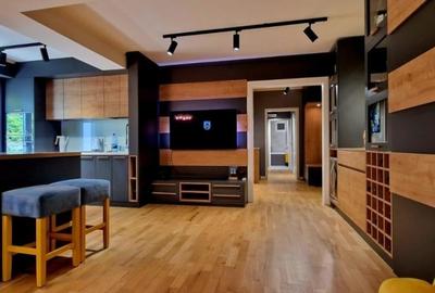 Apartament cu 4 camere decomandat în Central
