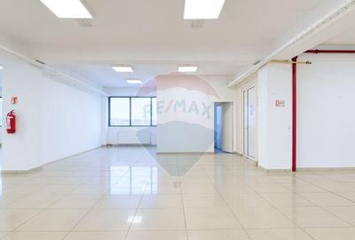 Spațiu comercial, de 1,000 mp, în Calea București - 9