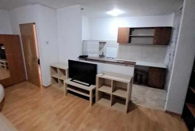 Garsonieră decomandată în Tineretului
