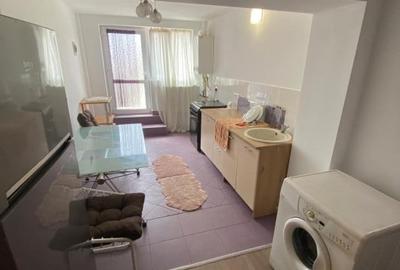 Garsoniera spatioasa, la curte - 3