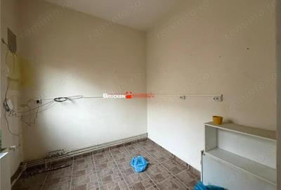 Spațiu comercial, de 120 mp, în Ultracentral - 8