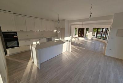 Casă cu 4 camere în Central - 7