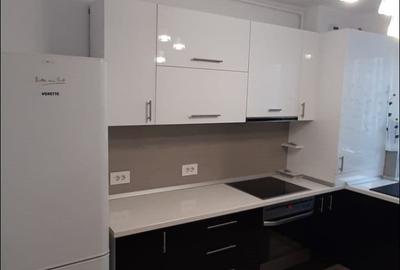Apartament cu 2 camere decomandat, mobilat în Tractorul