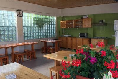 Casă cu 10 camere cu Teren 974 Mp în Central - 10