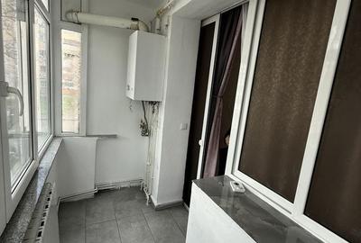 Apartament cu 3 camere semidecomandat în Calea București - 8