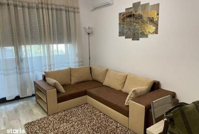 Garsonieră în Titan - 2