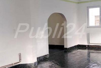 Spațiu comercial, de 50 mp, în Central - 6
