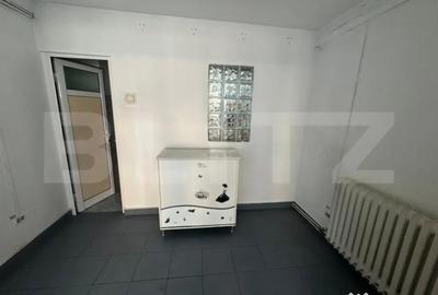 Spațiu comercial, de 35 mp, în Cetate - 2